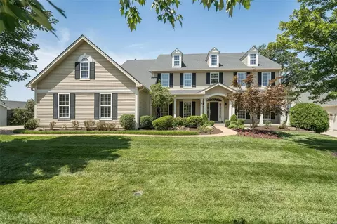 12365 Mulberry Tree Ct, Creve Coeur, MO 63141