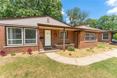 105 Saint Benedict Ln, Florissant, MO 63033