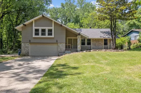 5090 Wolverton Dr, Black Jack, MO 63033