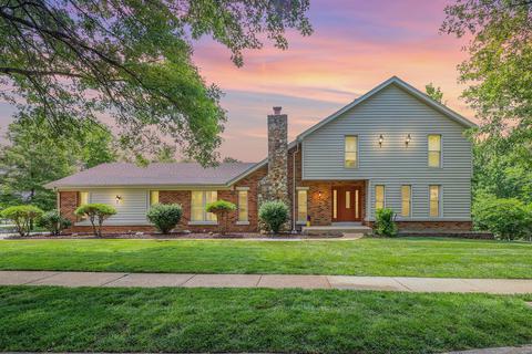 5002 Amberway Dr, Saint Louis, MO 63128