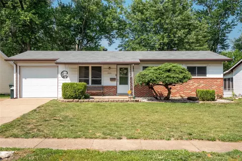 553 Haventree Dr, Hazelwood, MO 63042