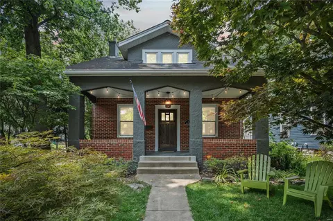 2 W Cedar Ave, Webster Groves, MO 63119