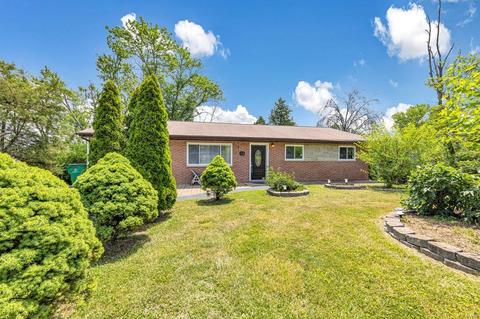94 Beachcomber Dr, Saint Louis, MO 63146