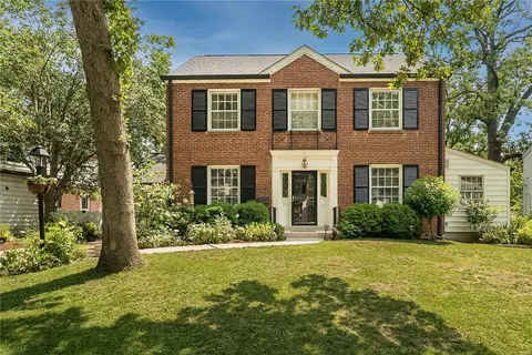 1634 Forest View Dr, Saint Louis, MO 63122