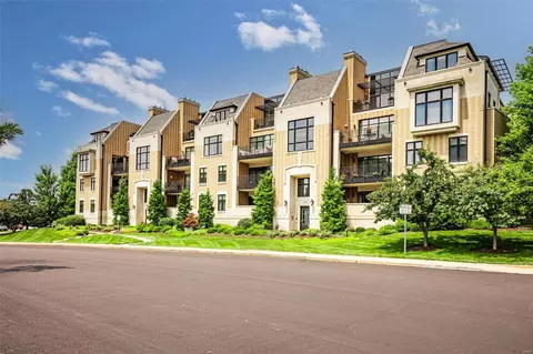 8251 Parkside Dr #1C, Clayton, MO 63105