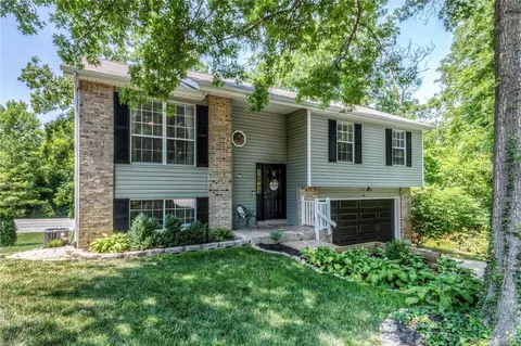 414 Oak Hill Dr, Lake Saint Louis, MO 63367