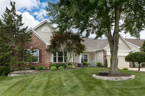 15207 Brightfield Manor Dr, Chesterfield, MO 63017