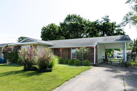 2264 Mckelvey Rd, Maryland Heights, MO 63043