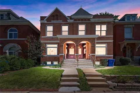 3925 Russell Blvd, Saint Louis, MO 63110