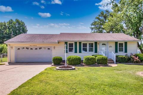 11029 Golf Crest Dr, Saint Louis, MO 63126