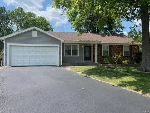 5 Banyan Ct, Saint Peters, MO 63376