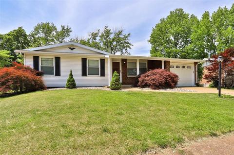 3359 Ringfield Dr, Saint Louis, MO 63125