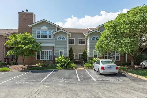1073 N Spoede Rd, Saint Louis, MO 63146