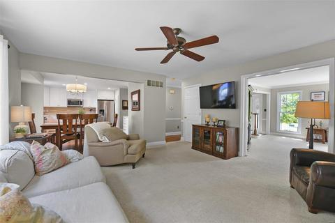 137 White Tree Ln, Ballwin, MO 63011 photo 12