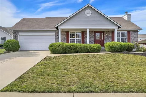77 Piety Ct, Lake Saint Louis, MO 63367