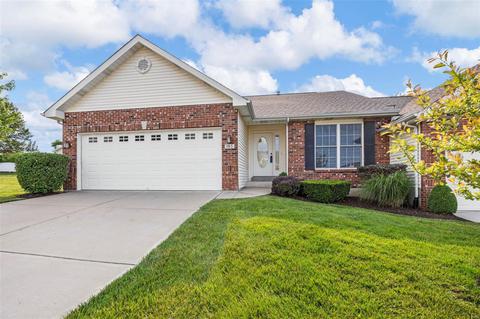 195 Fairgate Dr, Saint Peters, MO 63376