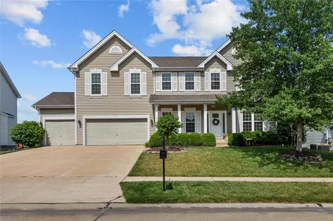 7337 Macleod Ln, Dardenne Prairie, MO 63368