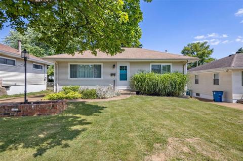 2710 Corliss Dr, Saint Louis, MO 63125