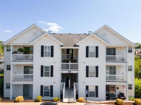 16560 Victoria Crossing Dr #B, Grover, MO 63040