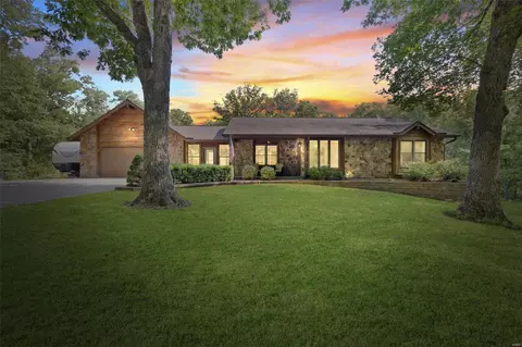 69 Entrance Ct, Foristell, MO 63348