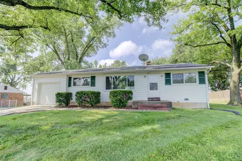 1537 Boones Lick Rd, Saint Charles, MO 63301
