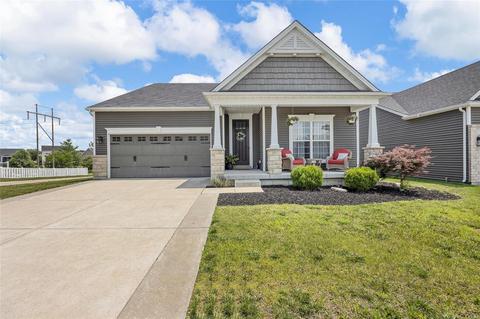 515 Miralago Shore Dr, Saint Peters, MO 63376