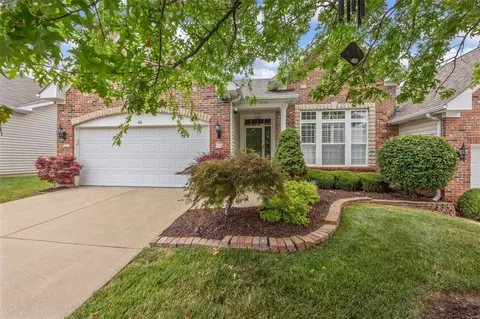 60 Eagle Cove Ln, Saint Charles, MO 63303