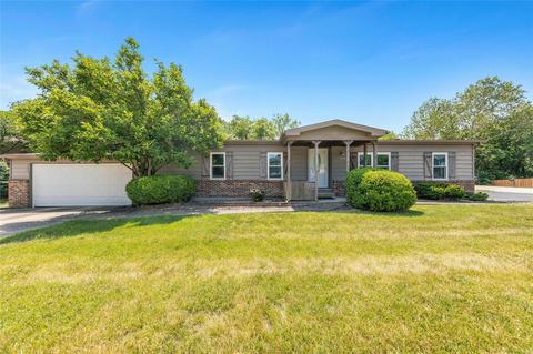4156 Mcclay Rd, Saint Charles, MO 63304