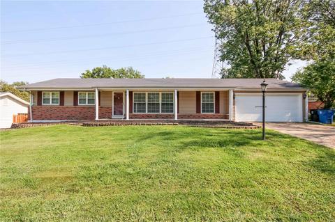 12715 Cypressway Dr, Saint Louis, MO 63146