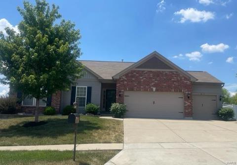 413 Crystal Trail Dr, Wentzville, MO 63385