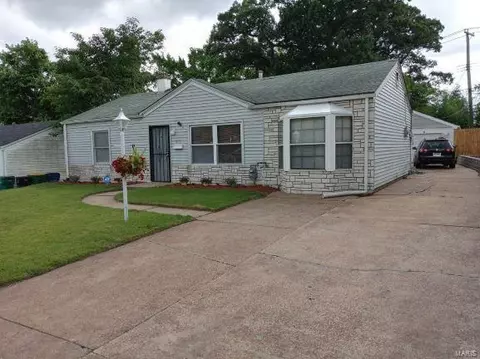 9873 Dennis Dr, Saint Louis, MO 63136