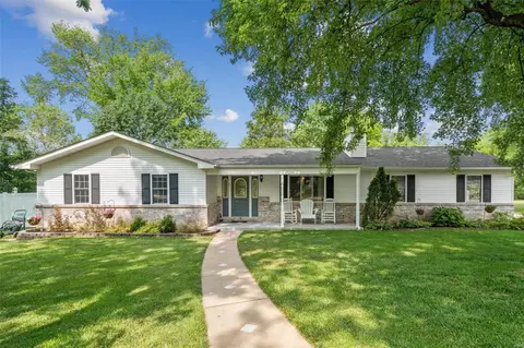 21 Millwell Dr, Maryland Heights, MO 63043