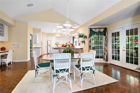 678 Kiefer Creek Rd, Ballwin, MO 63021 photo 17