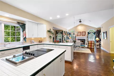678 Kiefer Creek Rd, Ballwin, MO 63021 photo 15
