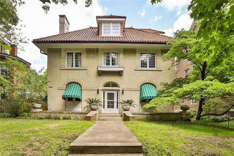 6305 Pershing Ave, Saint Louis, MO 63130