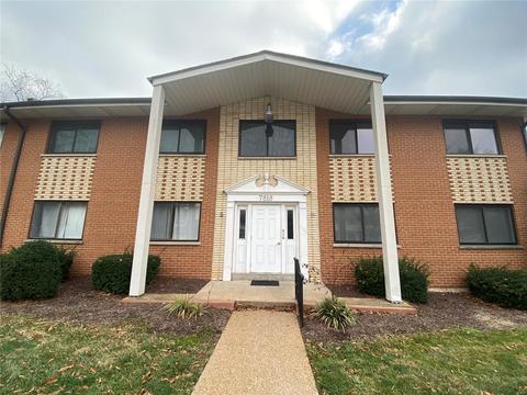 7818 Sunray Ln #2, Crestwood, MO 63123