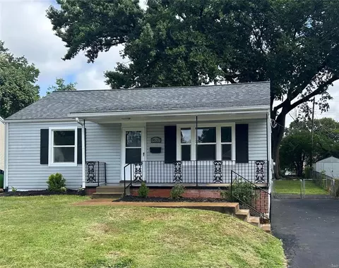9637 Echo Ln, Saint Louis, MO 63114 photo 12