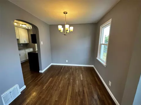 9637 Echo Ln, Saint Louis, MO 63114 photo 3