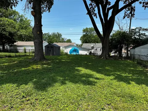 9637 Echo Ln, Saint Louis, MO 63114 photo 10