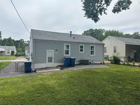 9637 Echo Ln, Saint Louis, MO 63114 photo 11