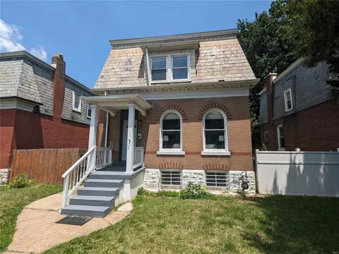 825 Bates St, Saint Louis, MO 63111