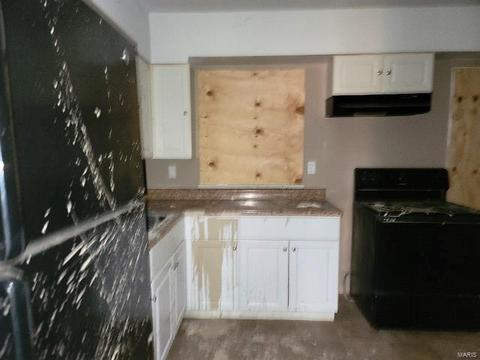 1001 Hutton Pl, Ferguson, MO 63135 photo 4