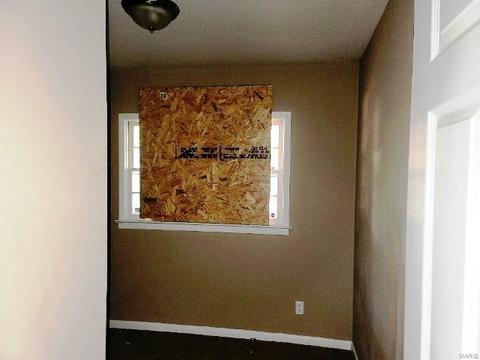 1001 Hutton Pl, Ferguson, MO 63135 photo 9