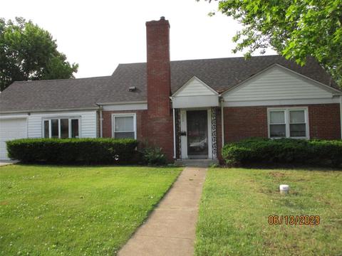 8882 Cozens Ave, Saint Louis, MO 63136