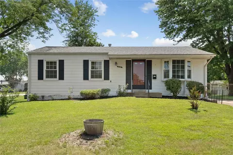 5139 Carey Ln, Hazelwood, MO 63042