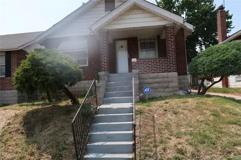 4231 Dardenne Dr, Pine Lawn, MO 63120