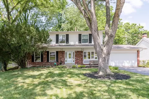 1131 Fernview Dr, Saint Louis, MO 63141