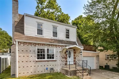8 Ritenour Dr, Saint Louis, MO 63114