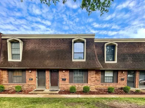 4280 Eiffel Dr, Saint Louis, MO 63125