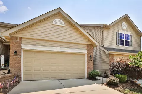 5124 Suson Ridge Dr, Saint Louis, MO 63128